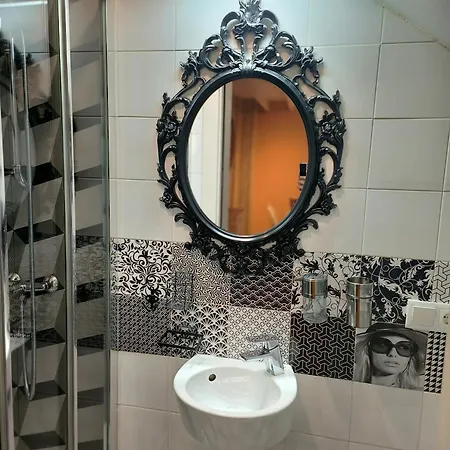 Apartman White House